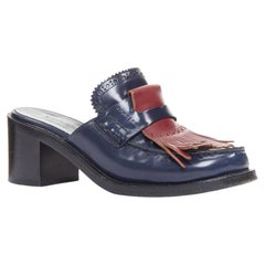 Burberry Défilé 2018 : Mules brogues à franges bleu marine et rouge « Beckshill » - Pointure 38