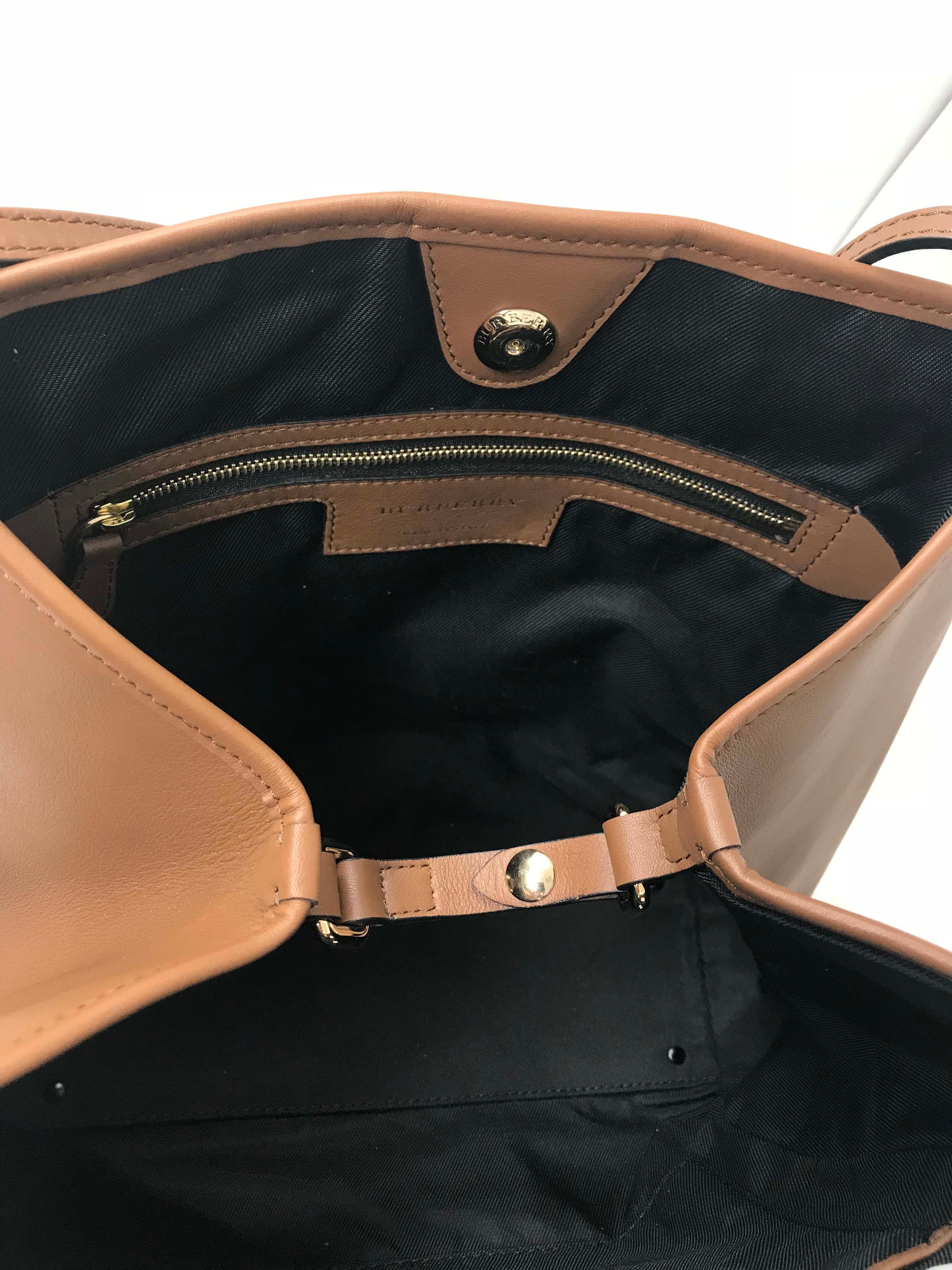 Burberry 39393771 The Small Canter Horseferry Check Tote Honey/Tan Women's Bag In Excellent Condition In New York, NY