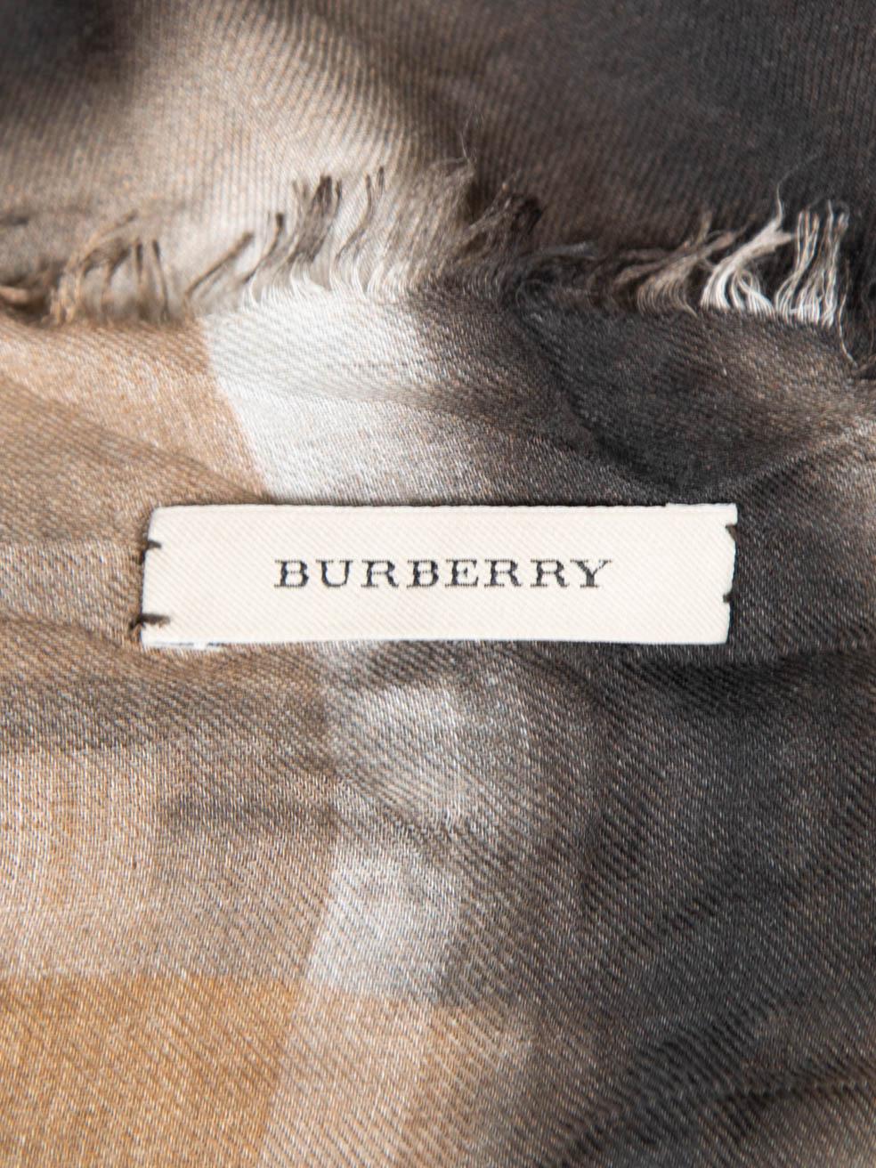 Bufanda Burberry de cuadros abstractos en venta 4