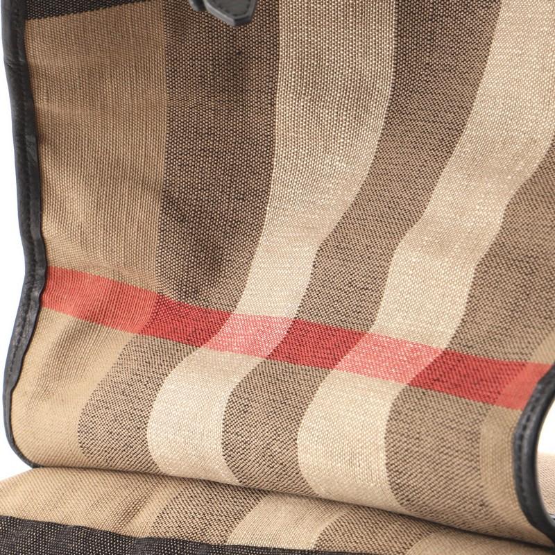 Burberry Addison Messenger Bag, House Check, Segeltuch und Leder 2