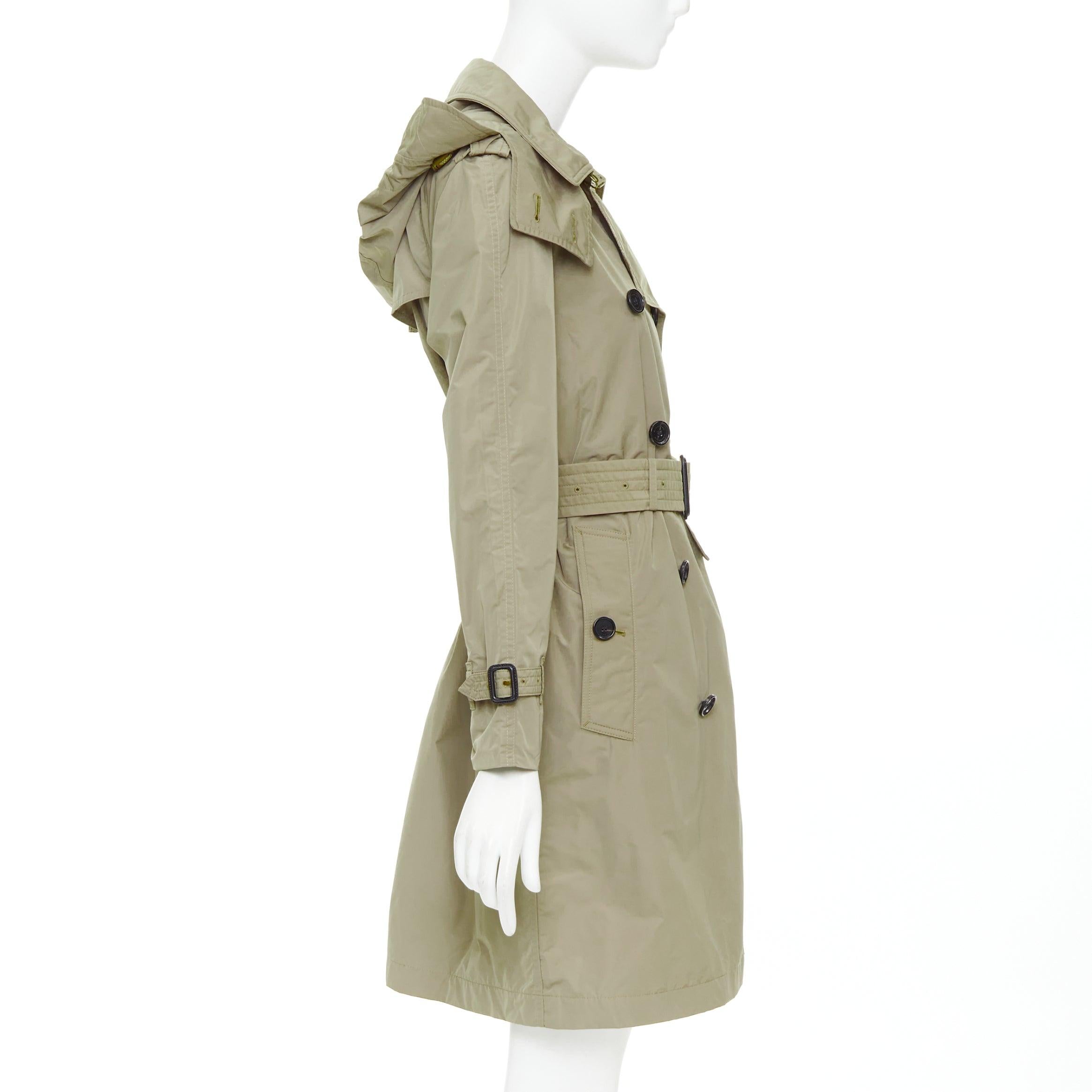 De las mujeres BURBERRY Gabardina Amberford de nailon con tafetán House Check forrada con capucha IT38 XS en venta