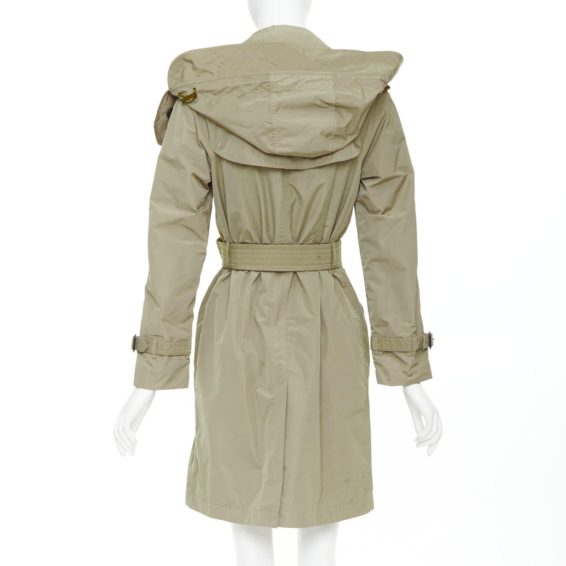 BURBERRY Gabardina Amberford de nailon con tafetán House Check forrada con capucha IT38 XS en venta 1