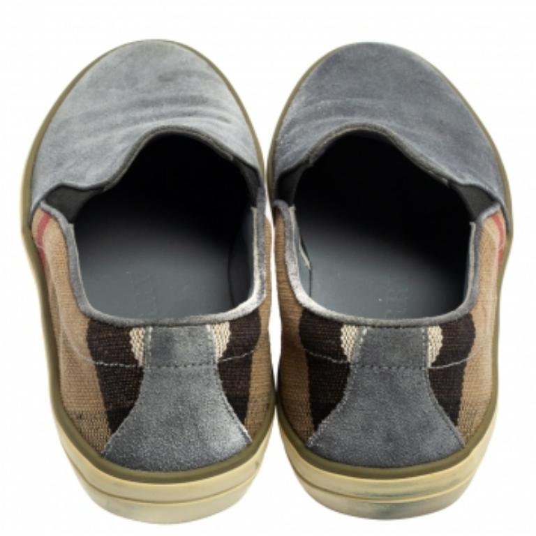 Burberry Ash Blue Suede and House Check Canvas Slip-On Sneakers Taglia 36.5 in vendita 1
