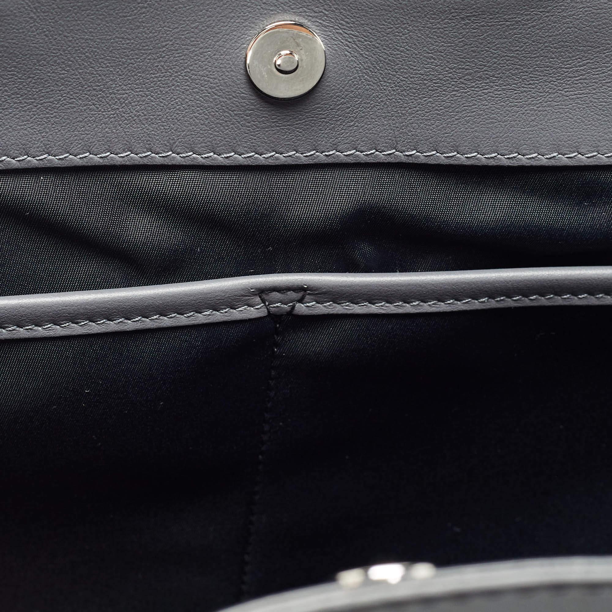 Burberry Ash Grey Leather Ormond Tote For Sale 3