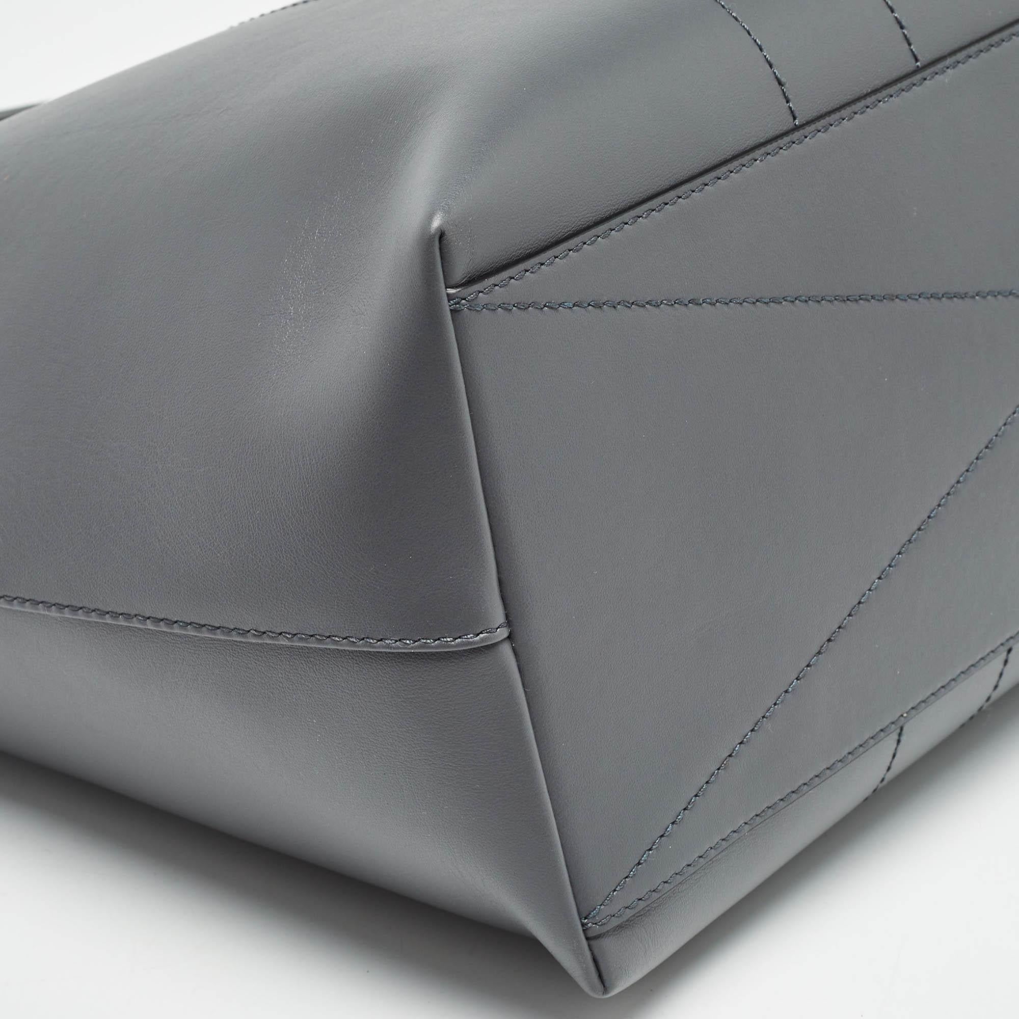 Burberry Ash Grey Leather Ormond Tote For Sale 4