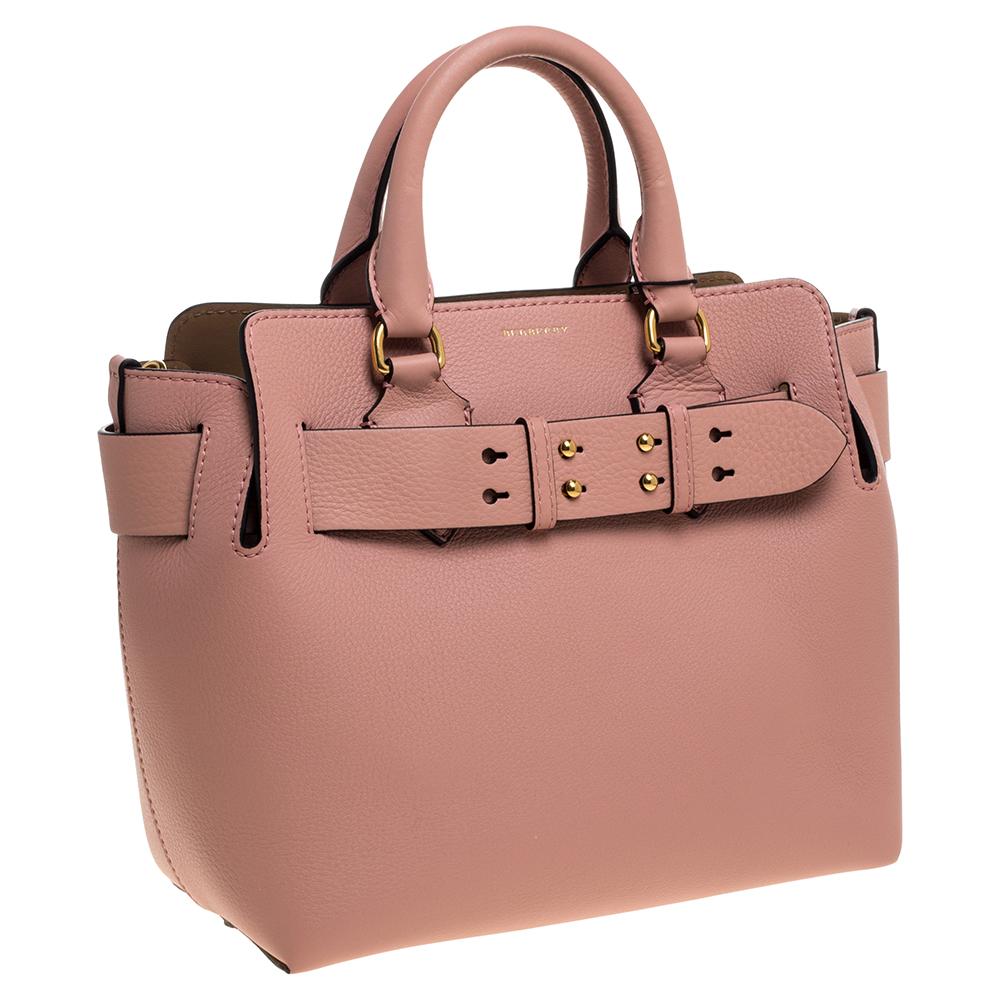 Burberry Ash Rose Pink Leder Small Belt Tote im Zustand „Neu“ in Dubai, Al Qouz 2