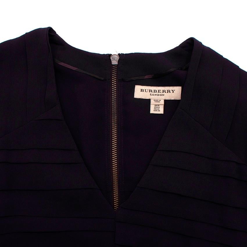Black Burberry Aubergine Crepe Pleated Short Dress - Size US 8 For Sale