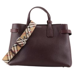 Burberry Banner NM Tragetasche aus Leder mit Vintage-Karo Segeltuch Medium