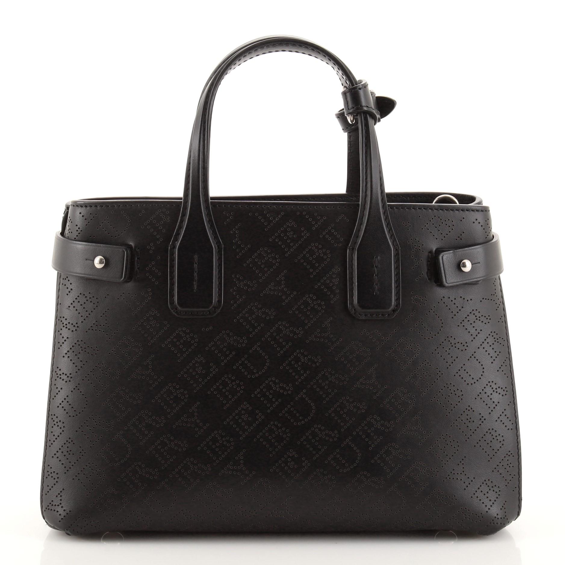 Burberry Banner NM Tragetasche aus perforiertem Leder, klein im Zustand „Gut“ in NY, NY