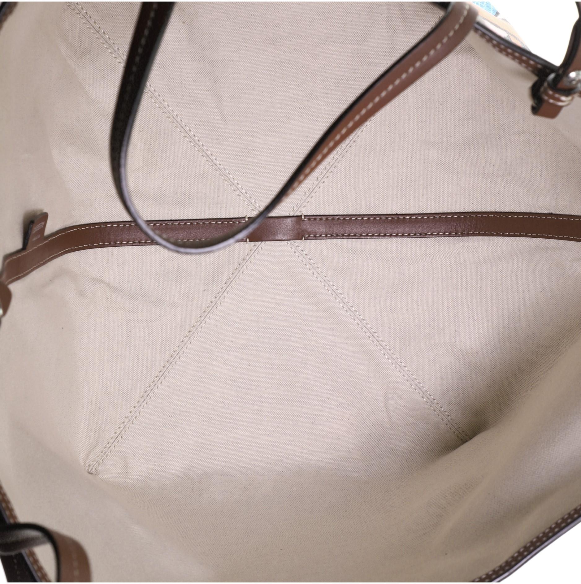 Beach Tote Monogramm E-Canvas Mini von Burberry 1