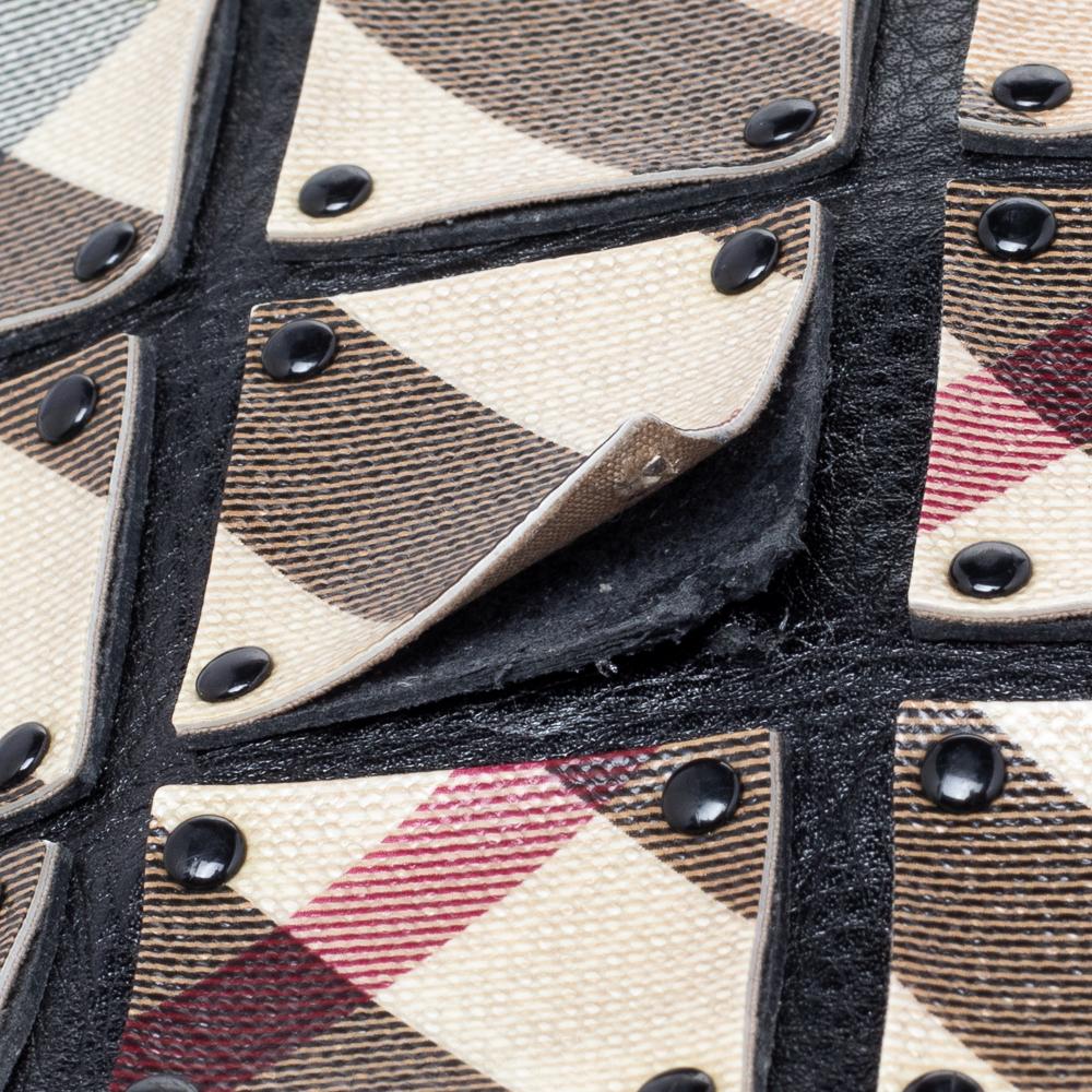 Burberry Beige/Negro Nova Check Lienzo y Piel Brooke Guerrero Hobo con Tachuelas 6