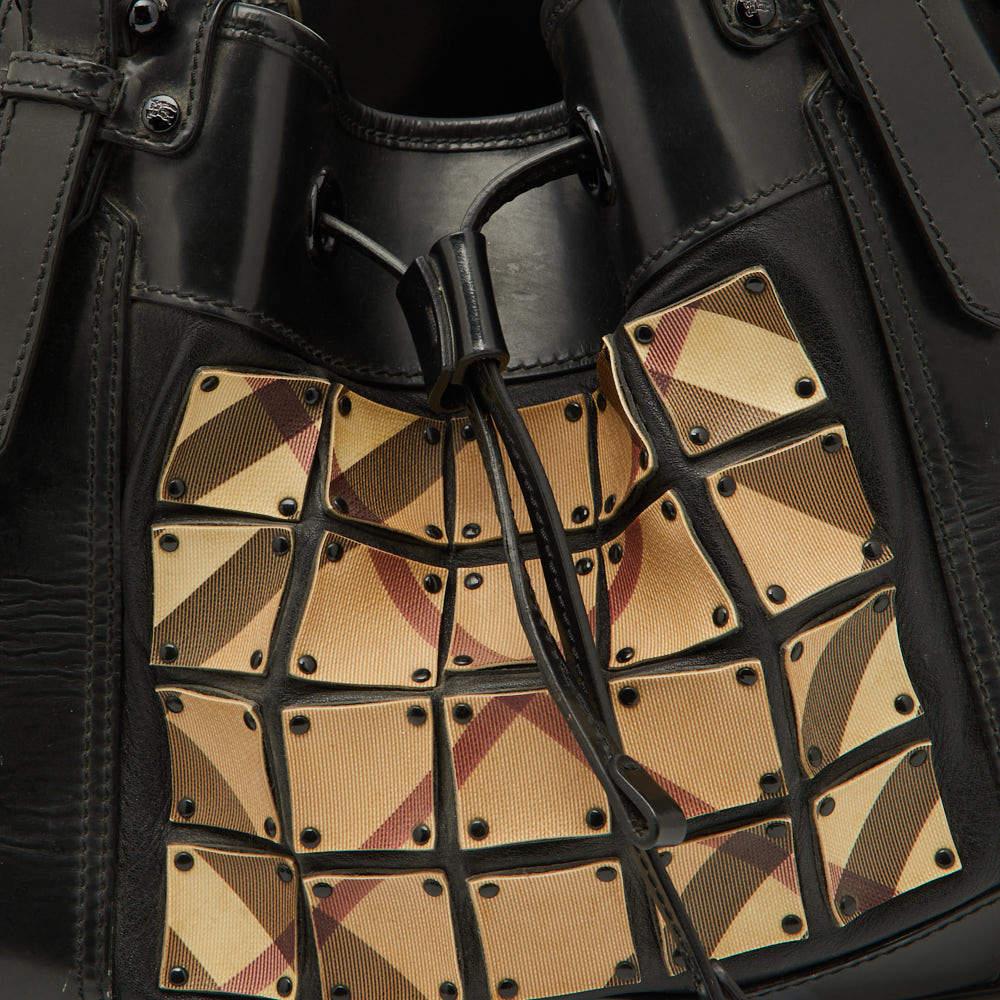 Burberry Beige/Black Nova Check Coated Canvas and Patent Leather Warrior Tote For Sale 10