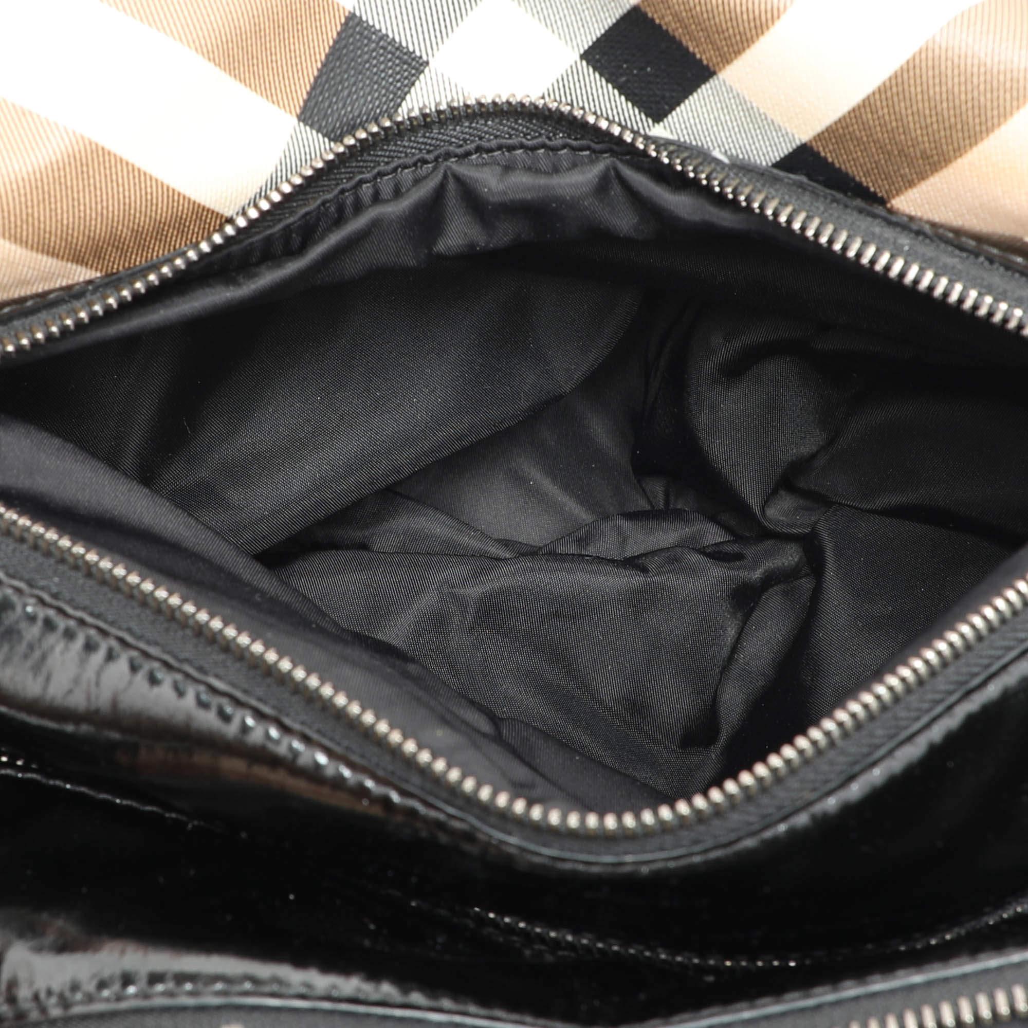 Burberry Umhängetasche aus PVC und Lackleder in Beige/Schwarz Nova Check im Angebot 4
