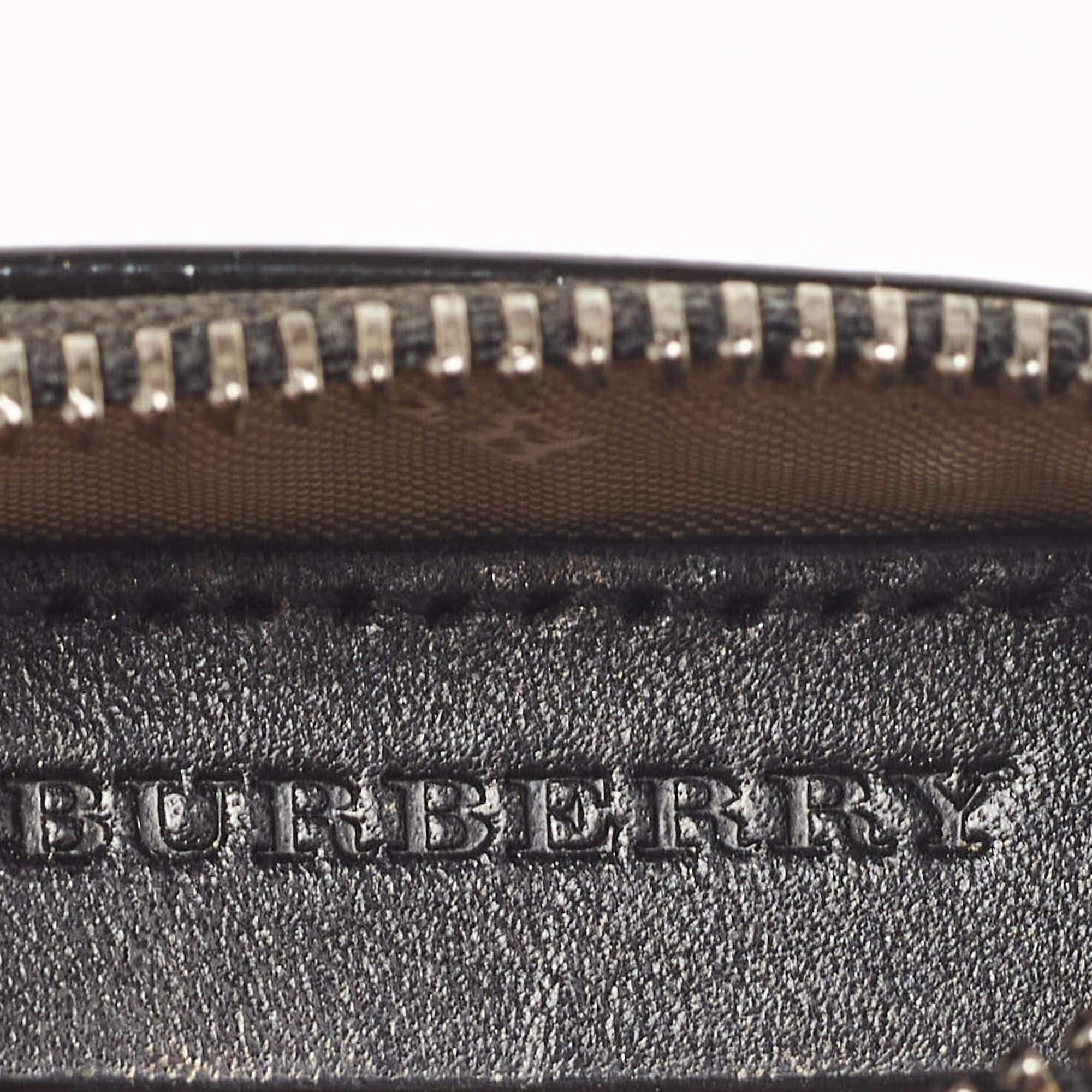 Burberry Beige/Black Nova Check PVC and Patent Leather Zip Coin Purse For Sale 4