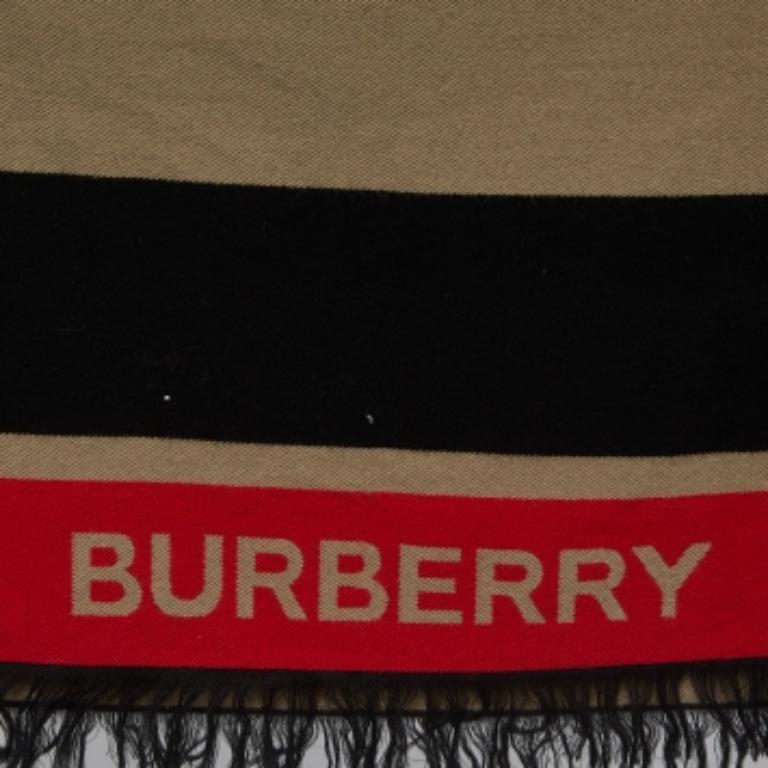 Burberry Bufanda de fútbol oversize de lana con estampado beige/negro en Bueno estado para la venta en Dubai, Al Qouz 2