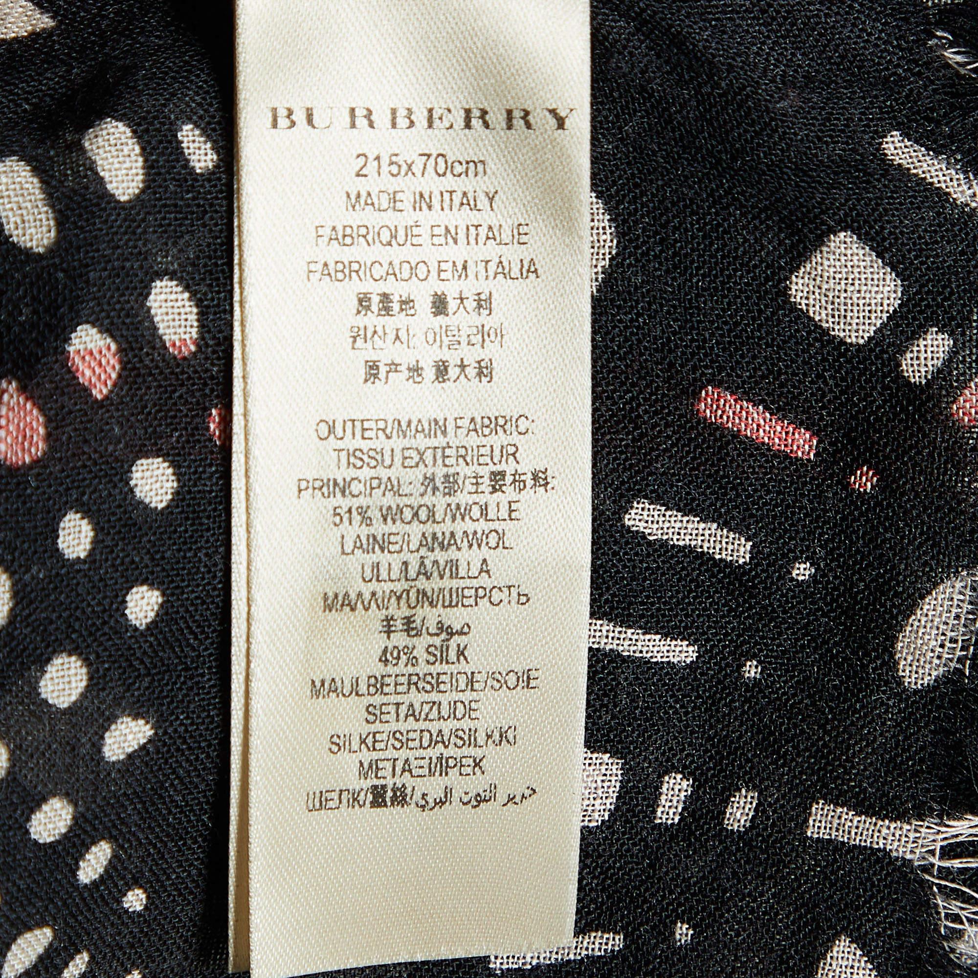 Burberry Beige & Black Printed Wool & Silk Shawl In Good Condition In Dubai, Al Qouz 2