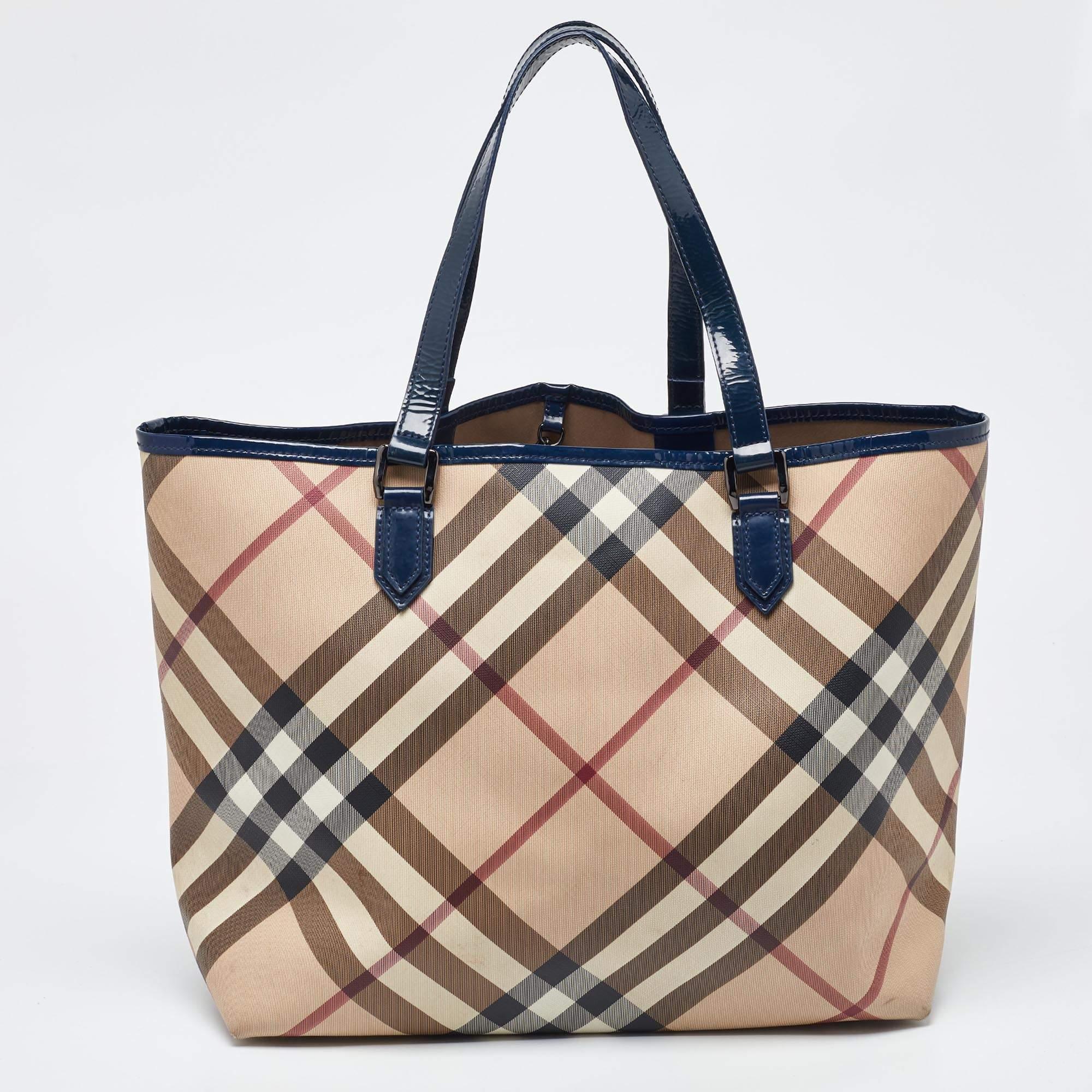 Burberry Beige/Blue Nova Check PVC and Patent Leather Shopper Tote In Fair Condition In Dubai, Al Qouz 2