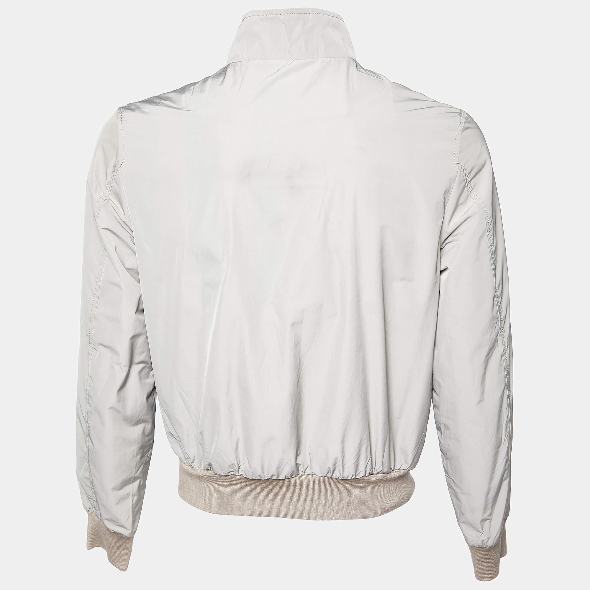 This Burberry bomber jacket offers the satisfaction of a comfortable fit and refined style. It is made of quality fabrics and designed with a front zipper, two pockets, and long sleeves.

Includes: Price Tag