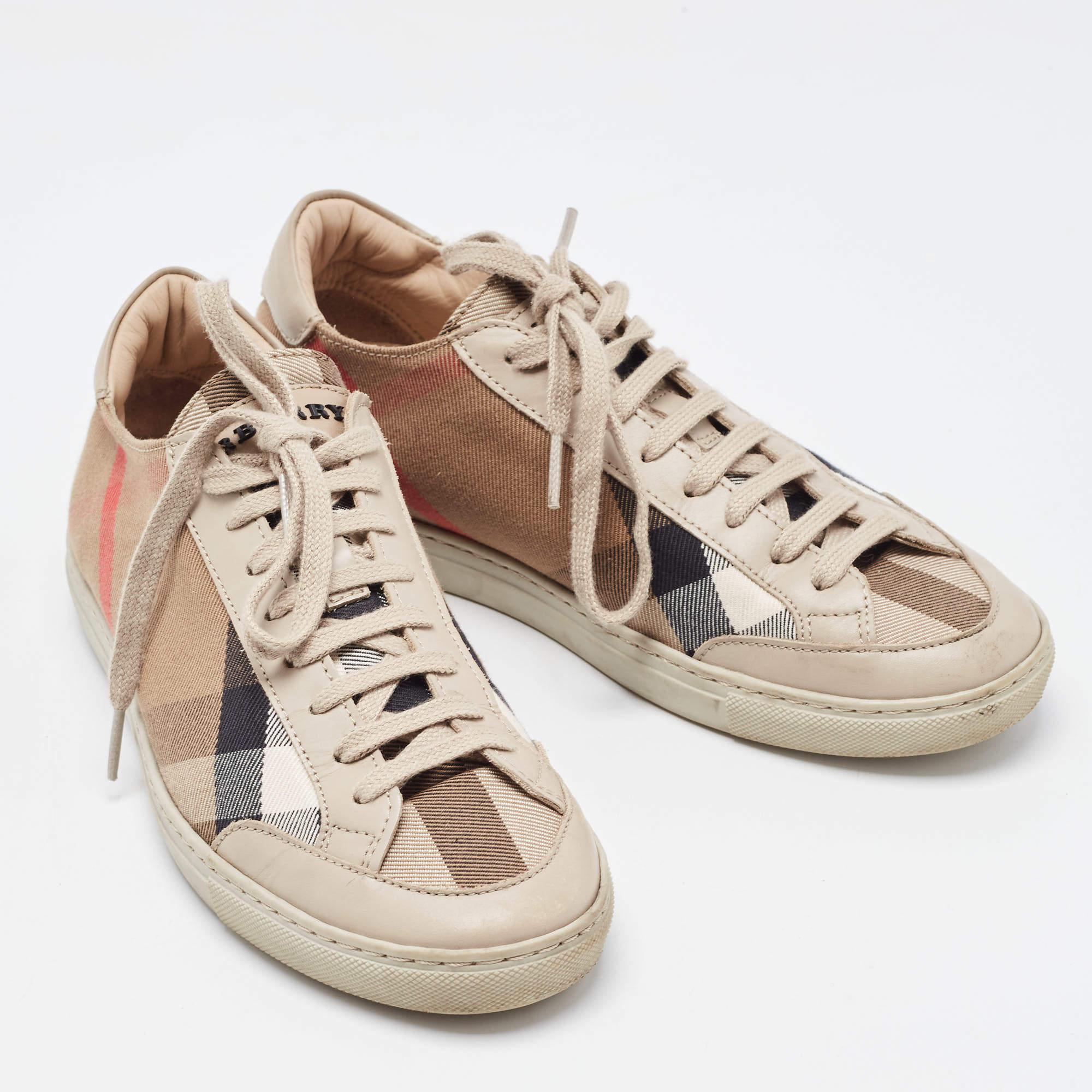 Burberry Beige/Brown Nova Check Canvas and Leather Low Top Sneakers Size 37 In Good Condition In Dubai, Al Qouz 2