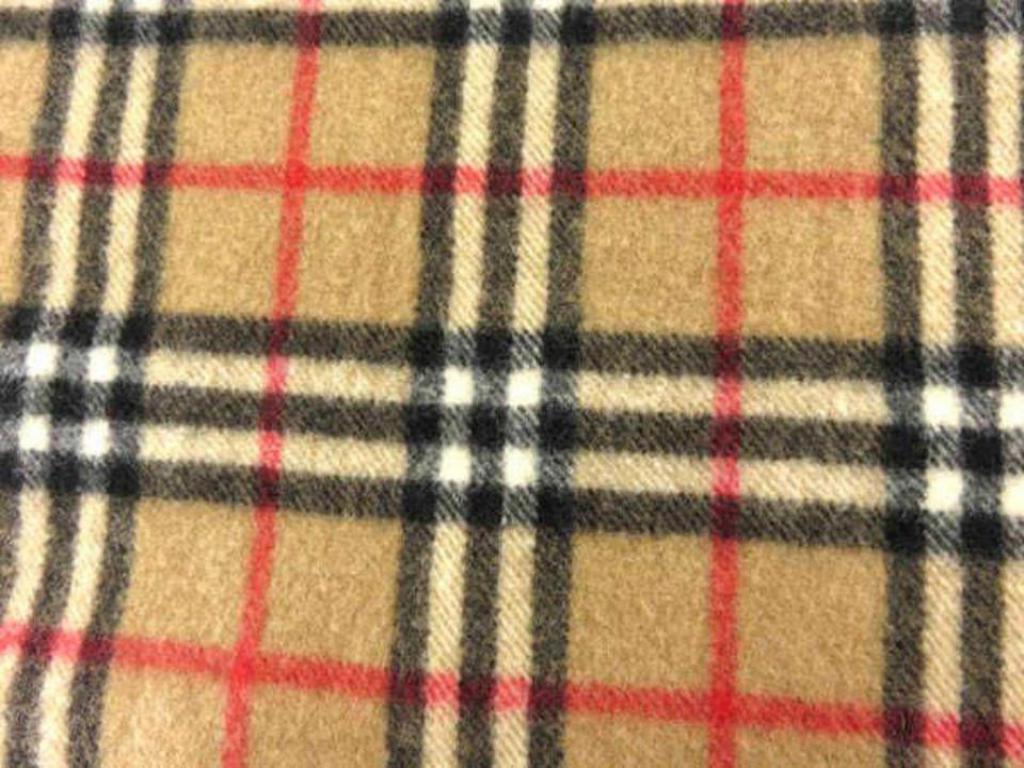 Burberry Beige Cashmere Classic Nova Check 231395 Scarf/Wrap For Sale 2