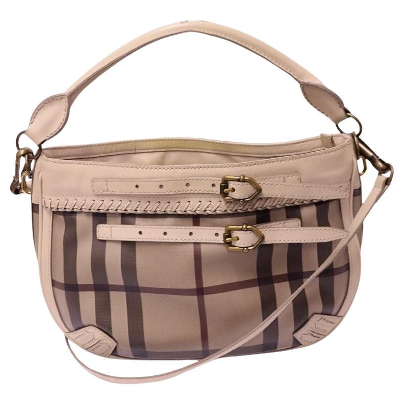 Sac à bandoulière à carreaux beige avec bordure en cuir de Burberry en vente