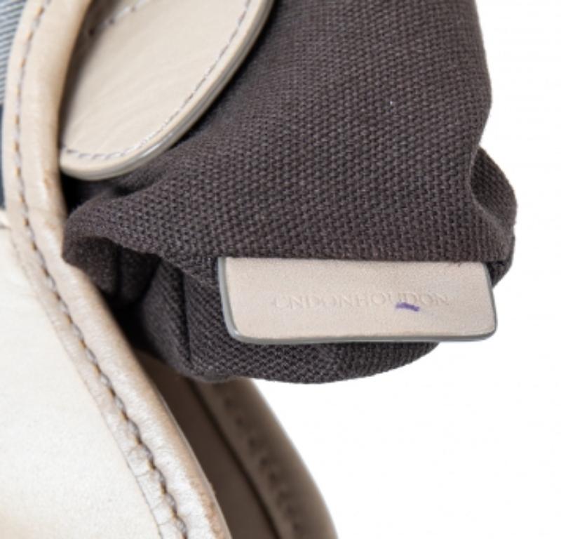 Beige Petit hobo Brooklyn en toile et cuir beige Burberry
