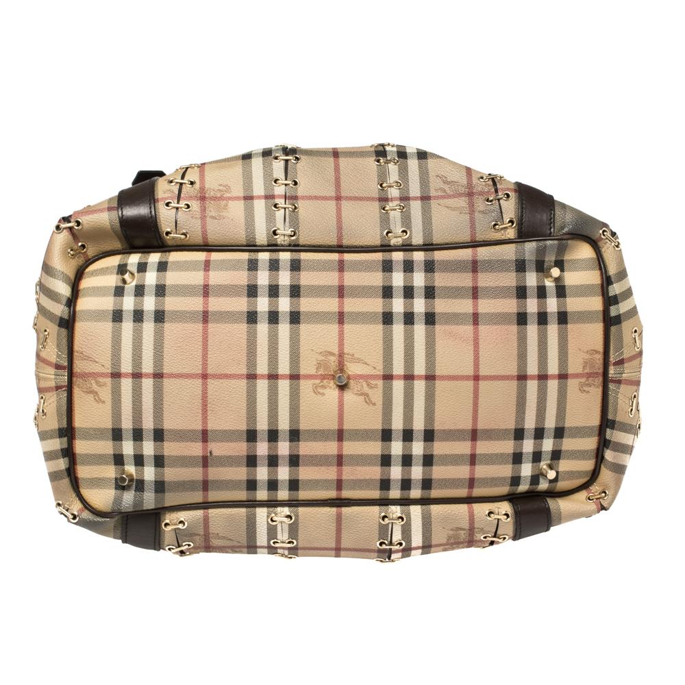 Burberry Lowry Tote aus beige/dunkelbraunem Haymarket-Leinen und Leder mit Metallnähten 6