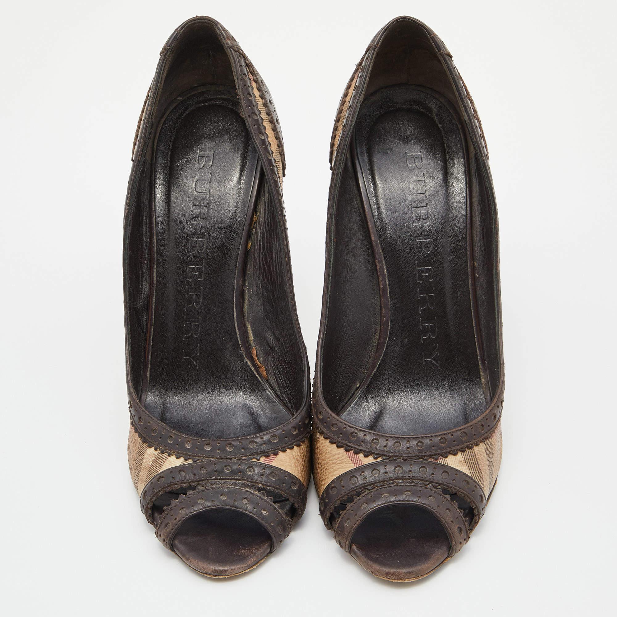 Black Burberry Beige Haymarket Check Canvas & Brogue Leather Peep Toe Pumps Size 39 For Sale