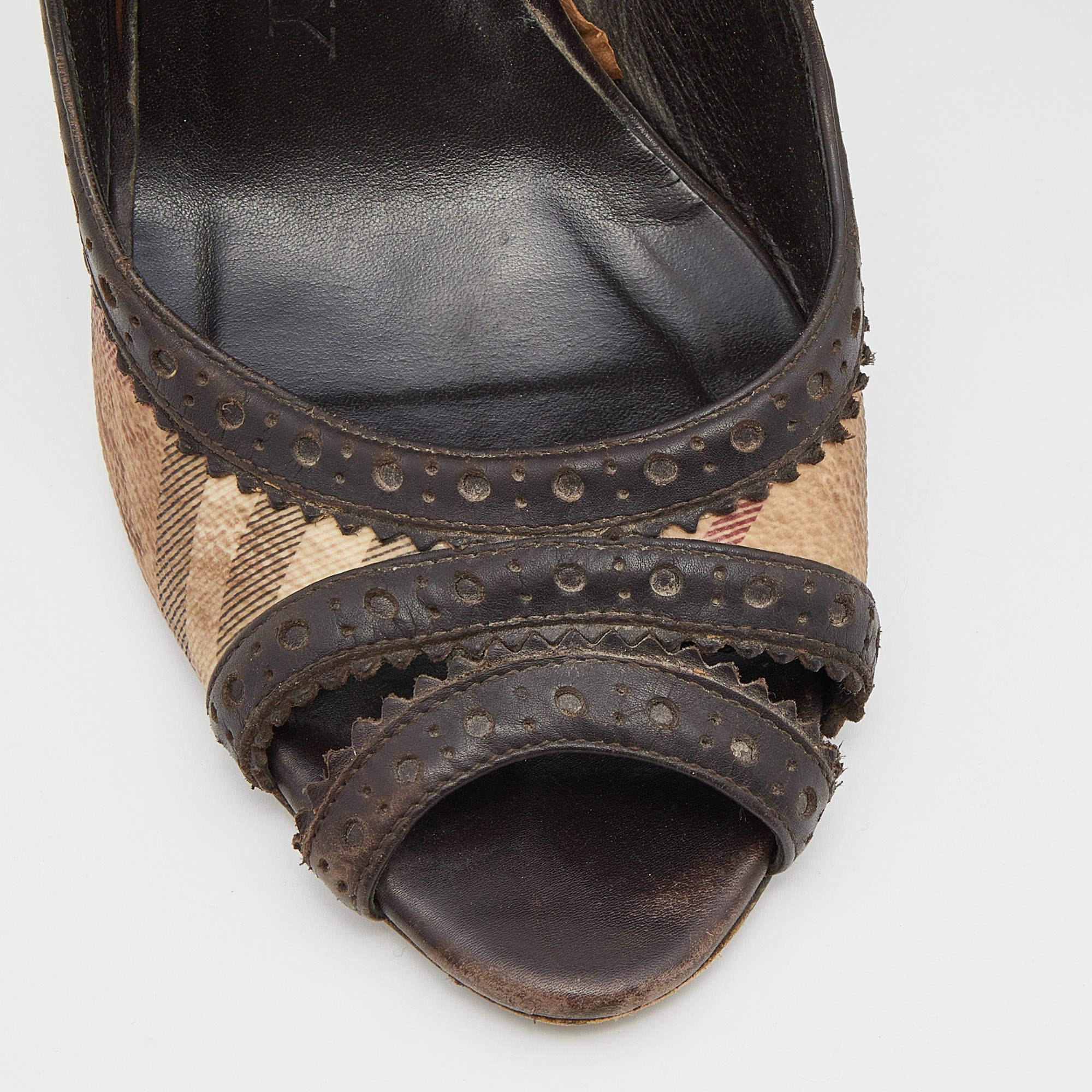 Burberry Beige Haymarket Check Canvas & Brogue Leather Peep Toe Pumps Size 39 For Sale 2