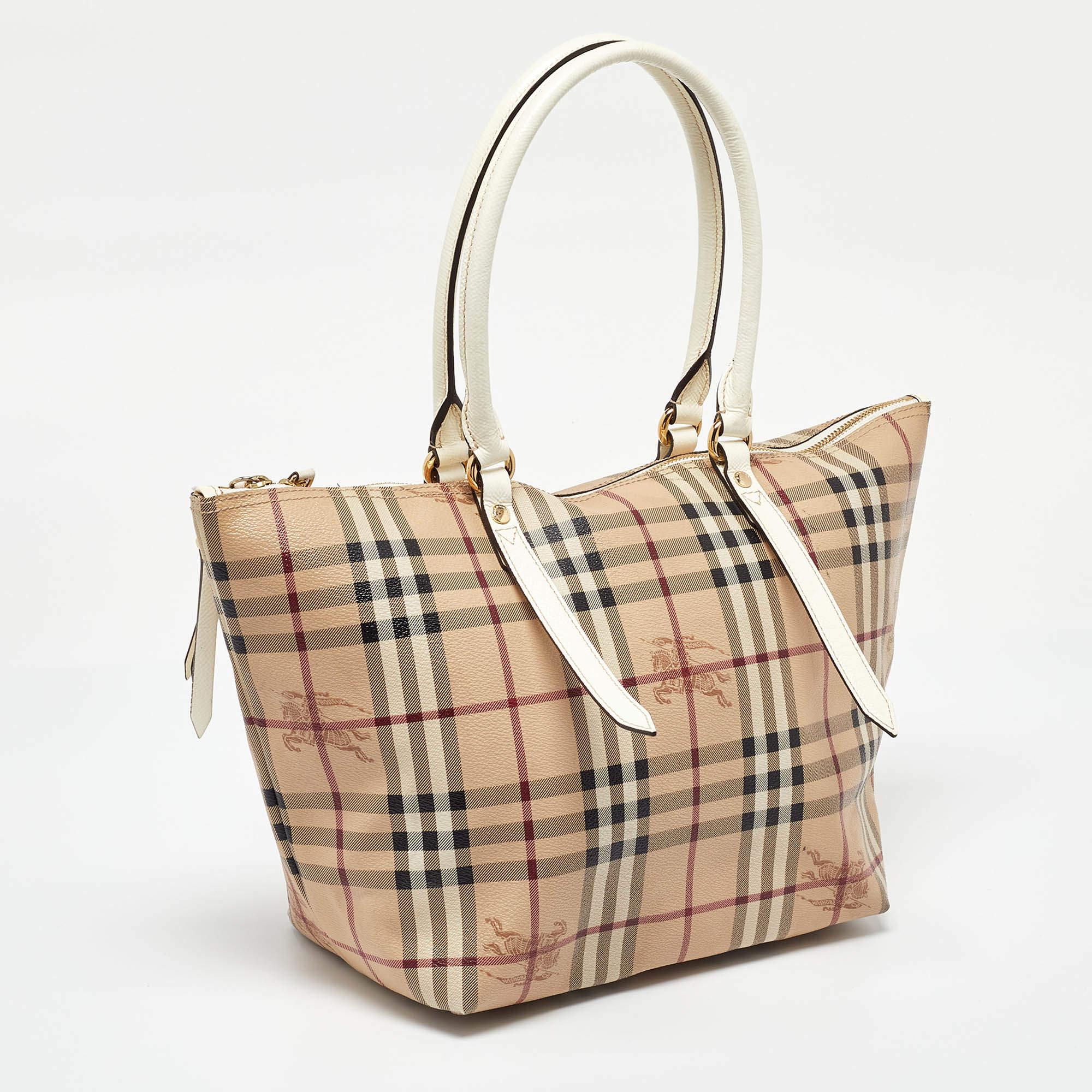 Burberry Beige Haymarket Check Coated Canvas and Patent Leather Salisbury Tote In Good Condition For Sale In Dubai, Al Qouz 2