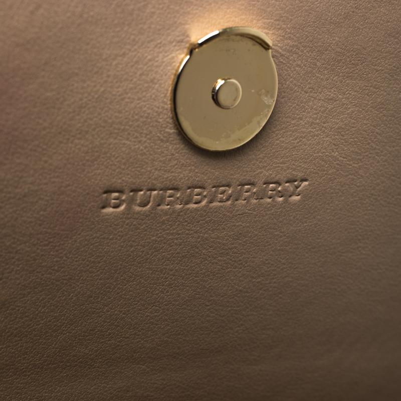 Burberry Beige Haymarket Check Coated Canvas Henley Wallet On Chain In Excellent Condition In Dubai, Al Qouz 2