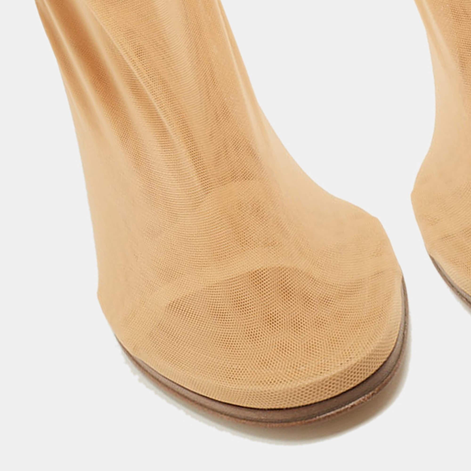 Burberry Beige Lace Ankle Length Boots Size 39 For Sale 3