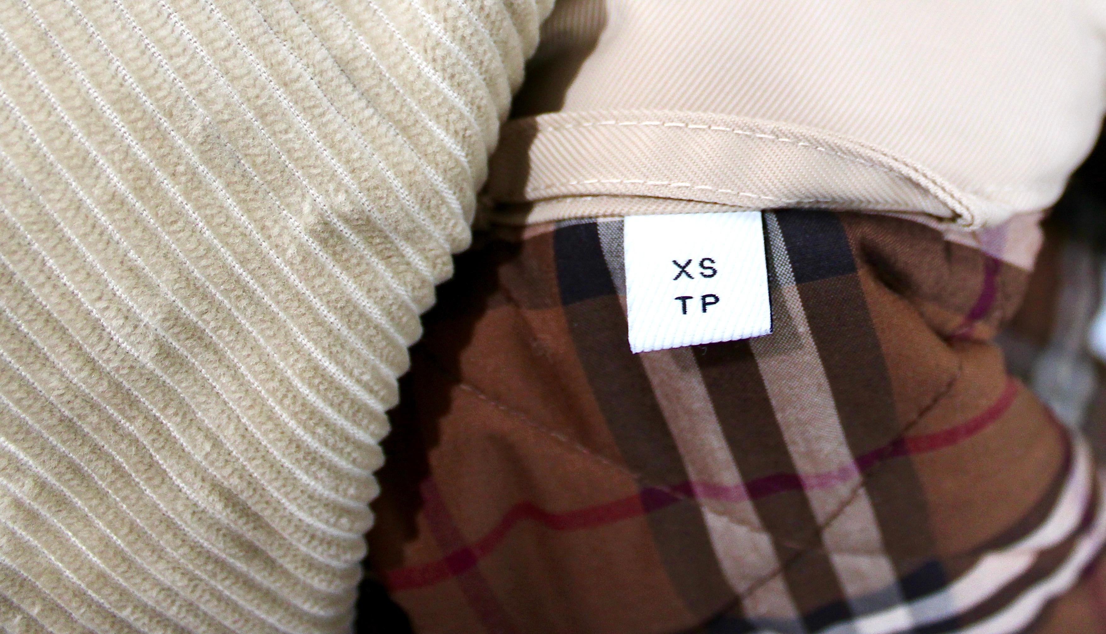 Burberry Beige Lanford Quilted Jacket With Corduroy Collar in vendita 7