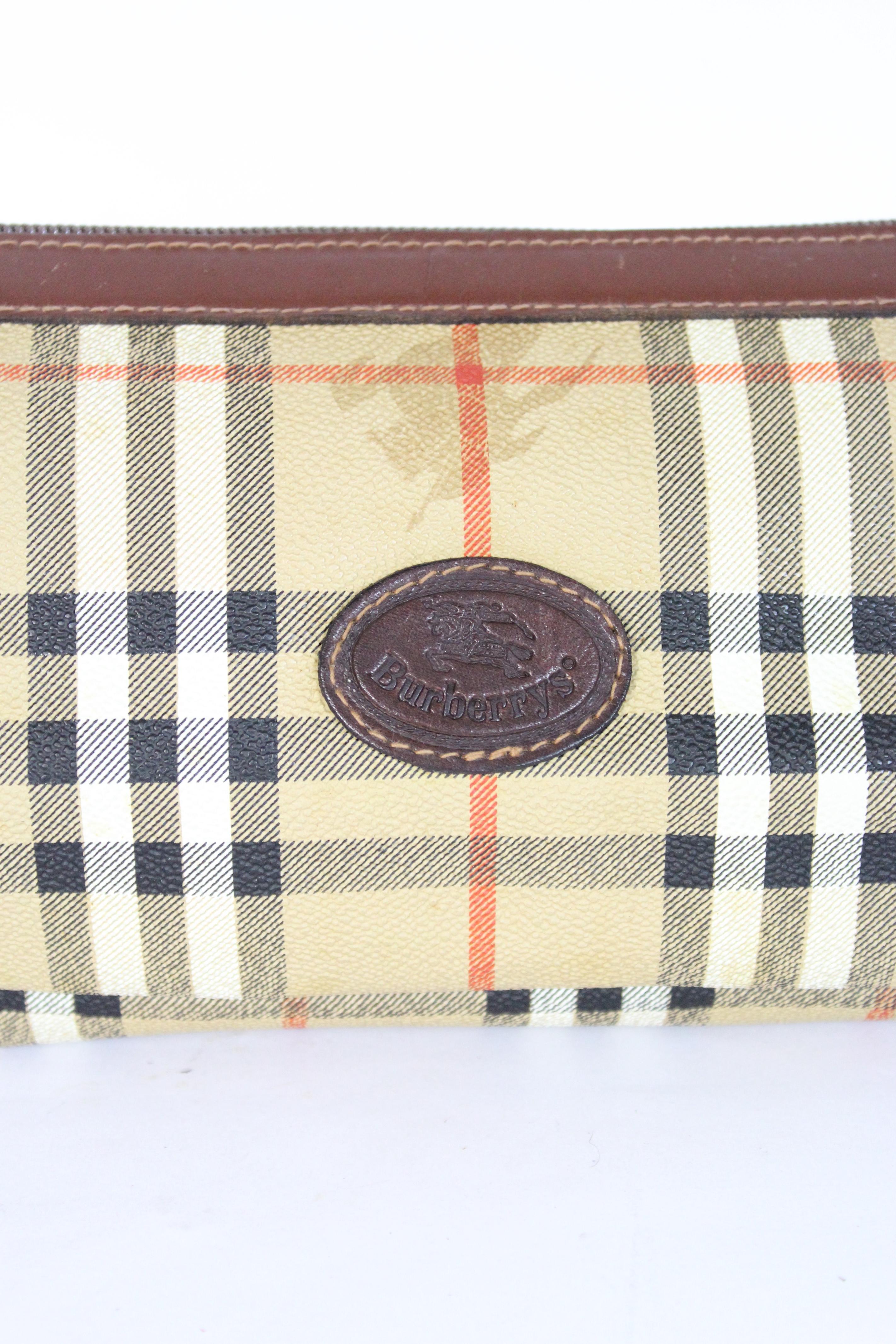 Burberry Beige Leather Canvas Tartan Travel Clutch Bag In Excellent Condition In Brindisi, Bt