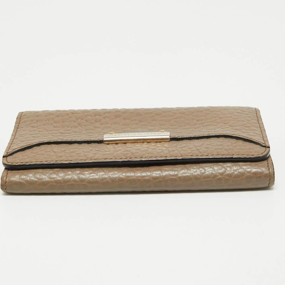 Burberry Beige Leather Flap Continental Wallet For Sale 3