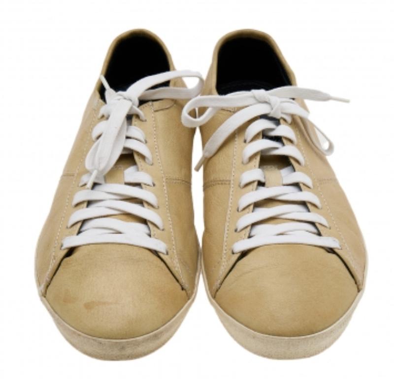 Burberry Beige Leather Low Top Sneakers Size 43 In Fair Condition For Sale In Dubai, Al Qouz 2