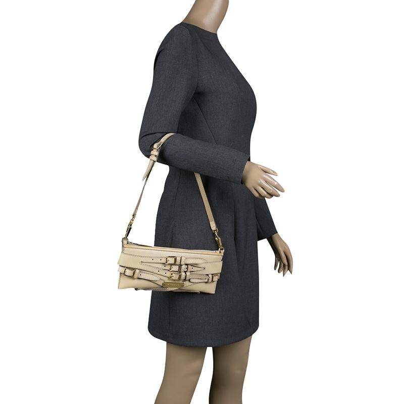 Burberry Beige Leather Pochette Shoulder Bag In Good Condition In Dubai, Al Qouz 2