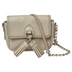 Bolso Crossbody Burberry con borla de piel beige