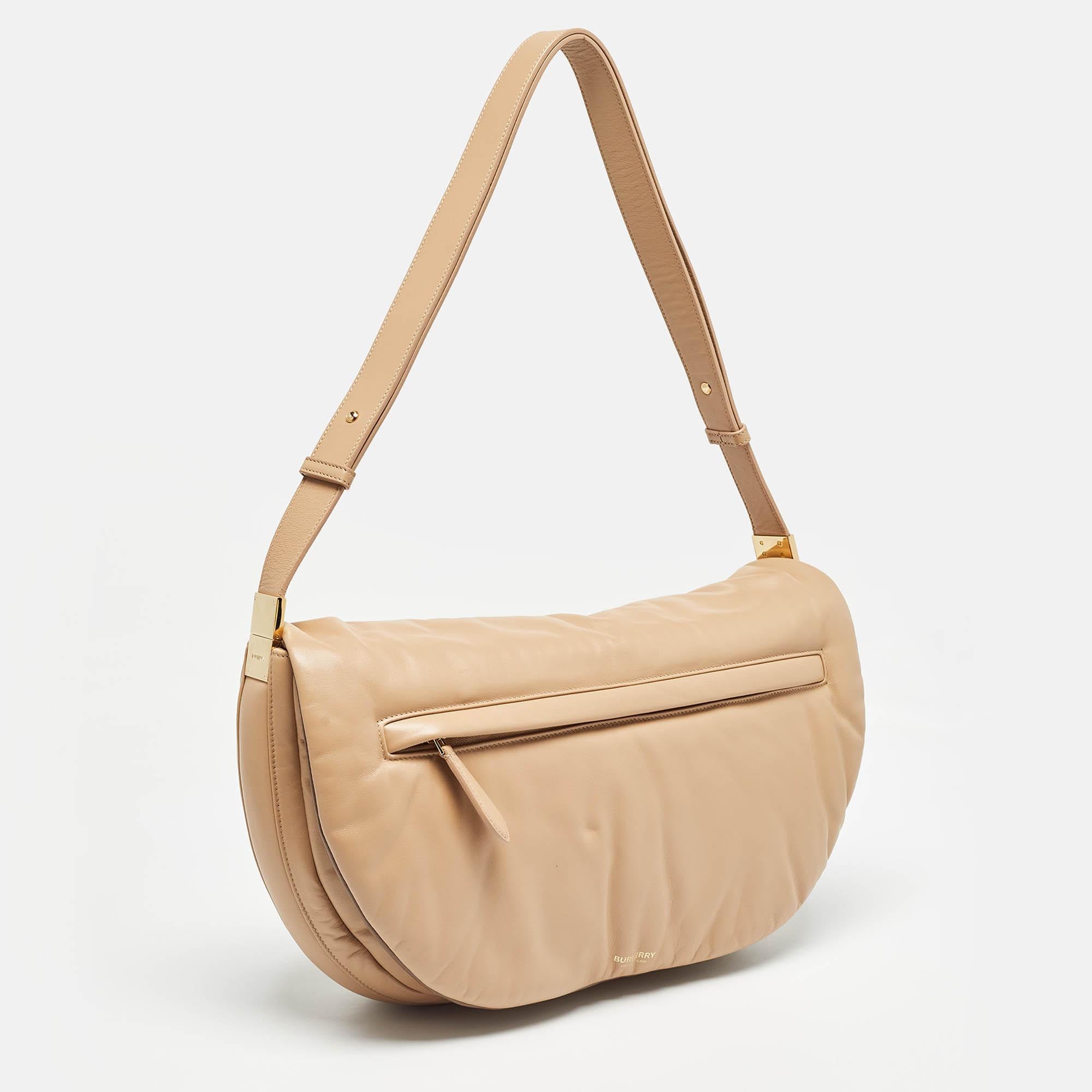 Burberry Beige Leather XL Olympia Shoulder Bag In New Condition For Sale In Dubai, Al Qouz 2