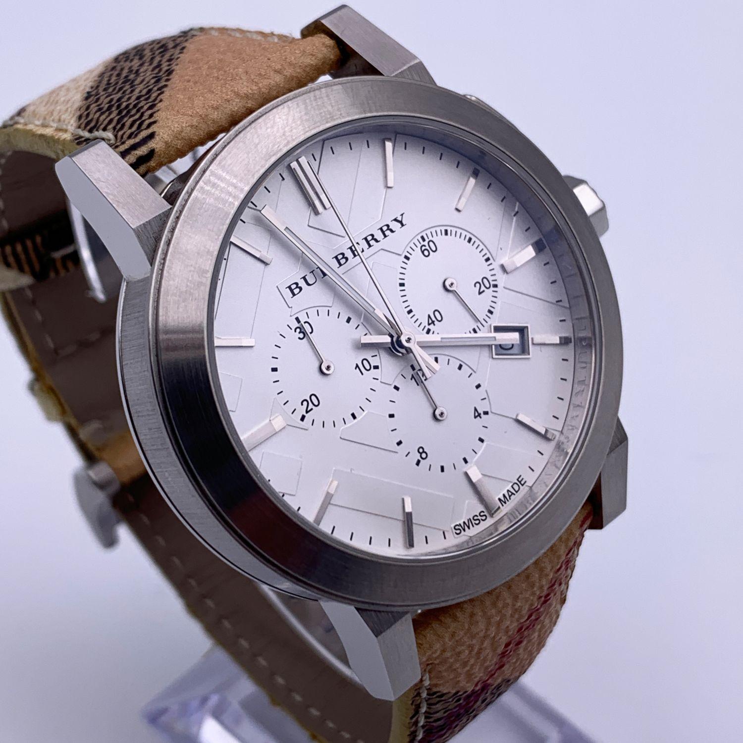 Burberry Beige Nova Check BU9360 Unisex Chronograph Watch In Excellent Condition In Rome, Rome