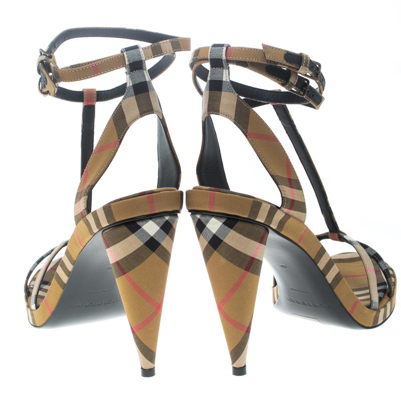 Burberry Beige Novacheck Fabric Hans T Strap Sandals Size 39 im Zustand „Neu“ in Dubai, Al Qouz 2