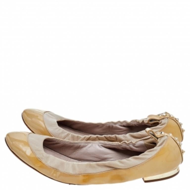 Burberry Beige Patent And Leather Scrunch Ballet Flats Size 36 en vente 3