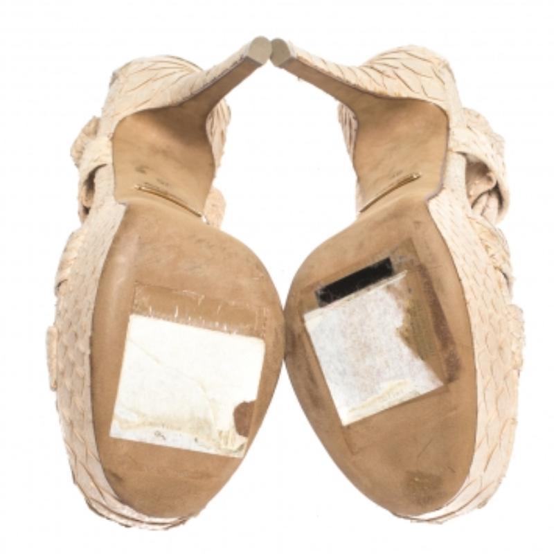 De las mujeres Burberry Sandalias de plataforma con tiras cruzadas de piel de pitón beige talla 36 en venta