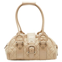 Burberry - Sac à main beige en nylon matelassé et cuir verni