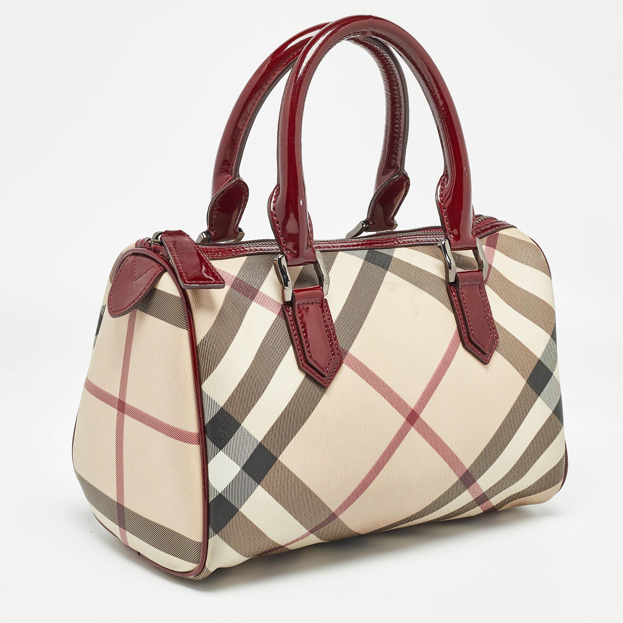 Burberry Beige/Red Nova Check PVC and Patent Leather Chester Boston Bag In Excellent Condition In Dubai, Al Qouz 2
