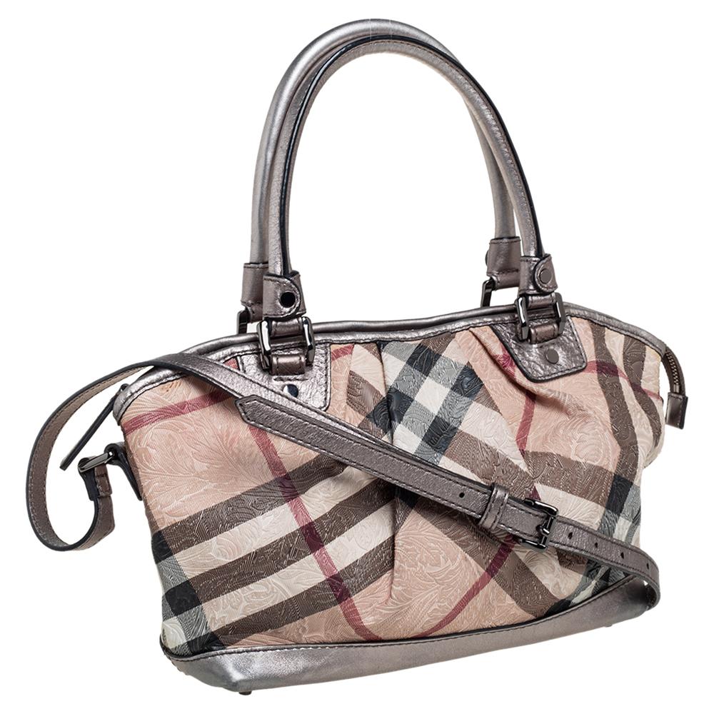Burberry Nova Check Tragetasche aus PVC und Leder mit Blumenprägung in Beige/Silber von Burberry (Braun)