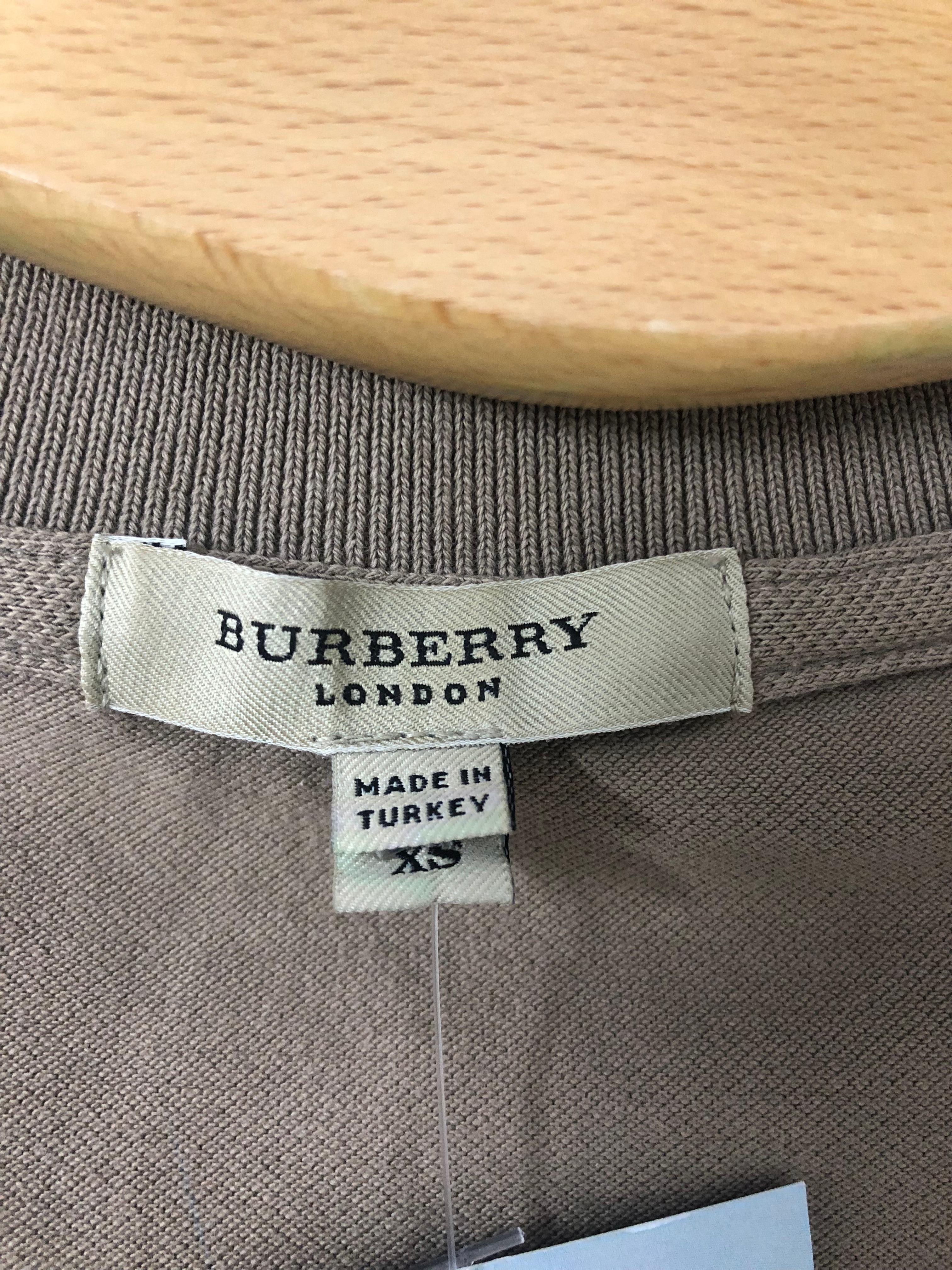 Women's Burberry Beige Slim Fit Polo Shirt Size XS For Sale