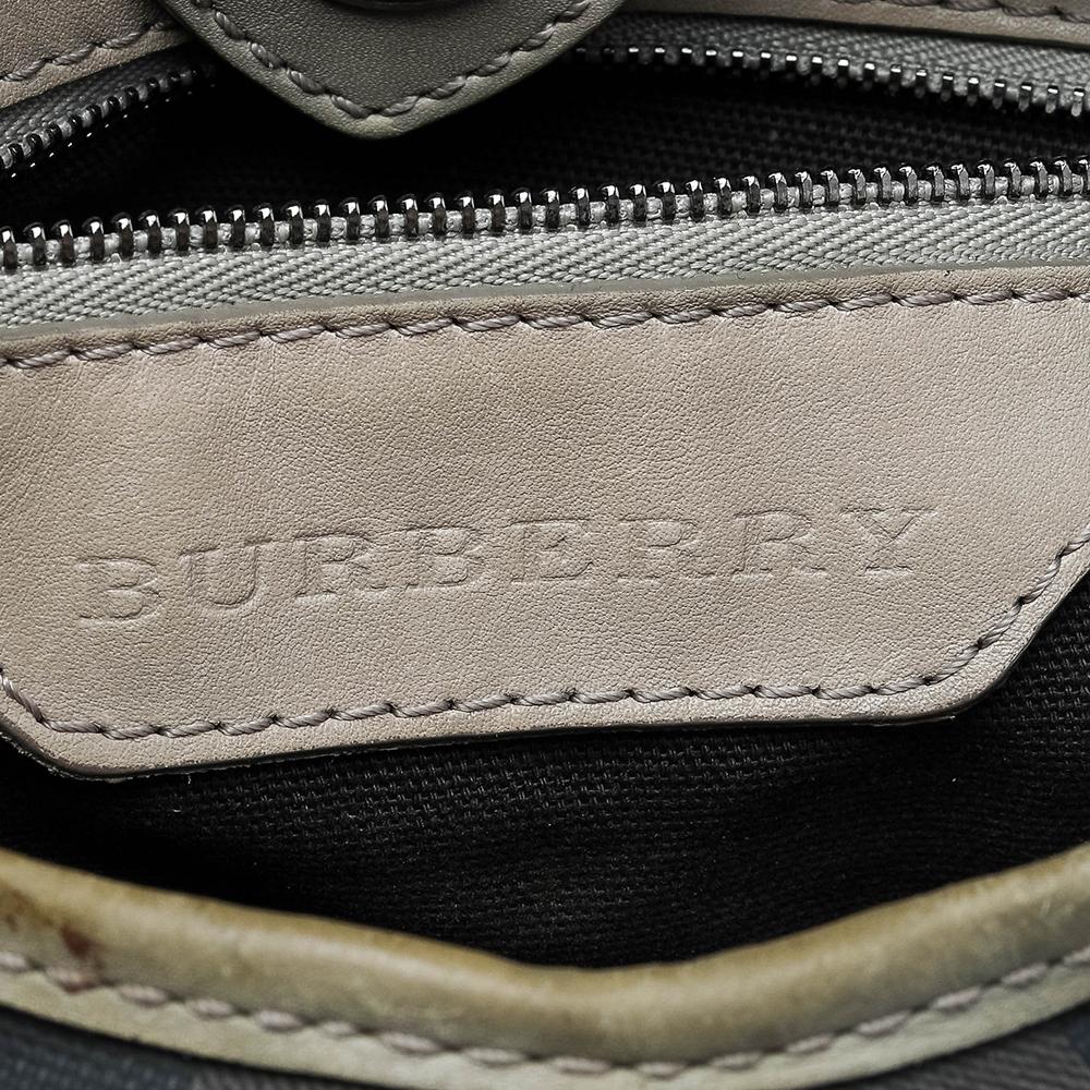 Burberry Beige Smoke Check PVC and Leather Northfield Tote In Good Condition For Sale In Dubai, Al Qouz 2