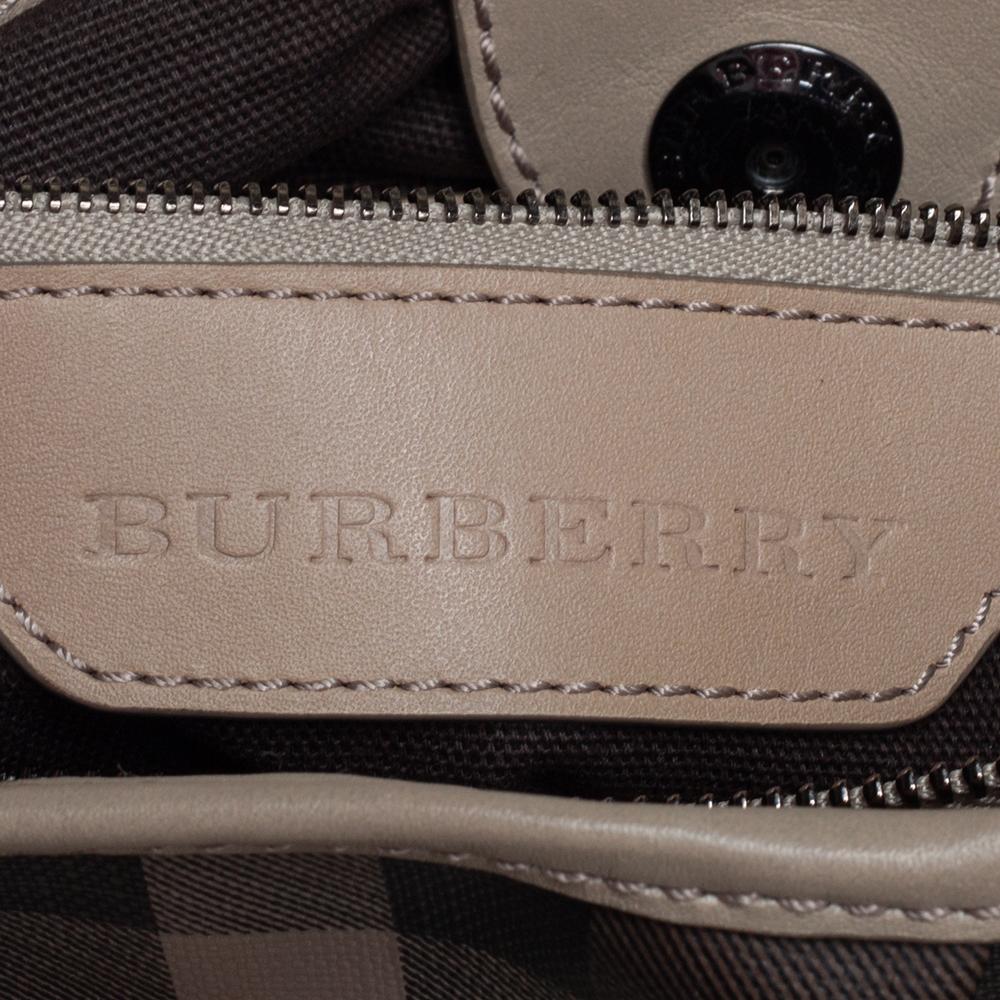 Burberry Beige Smoke Check PVC und Leder Northfield Tote 4