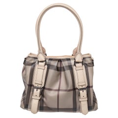 Kleine Northfield-Tasche aus beschichtetem Segeltuch mit Rauchkaro in Beige